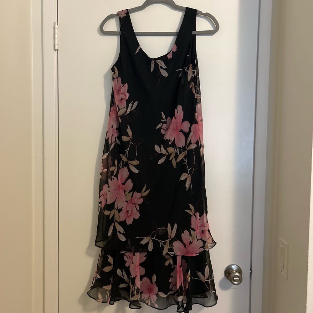 Chic Floral High-Low Dress in Black and Pink